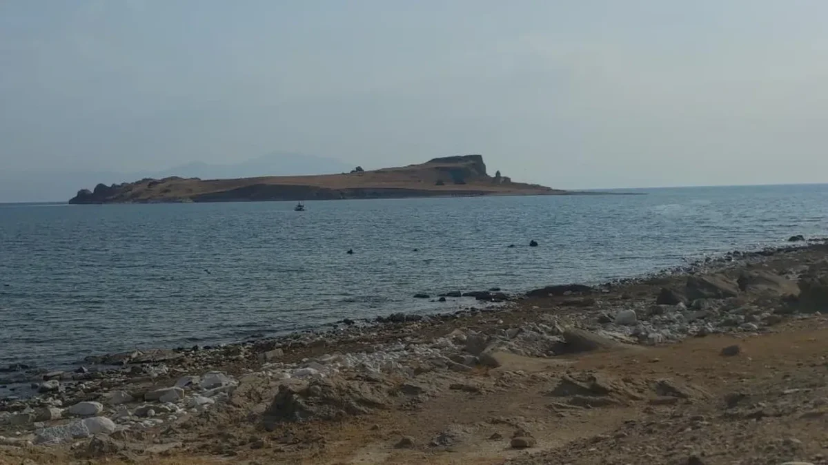 Van Gölü’nün Altındaki Büyük Sır: “Doğal Fabrika” Binlerce Kişiye Geçim Sağlıyor