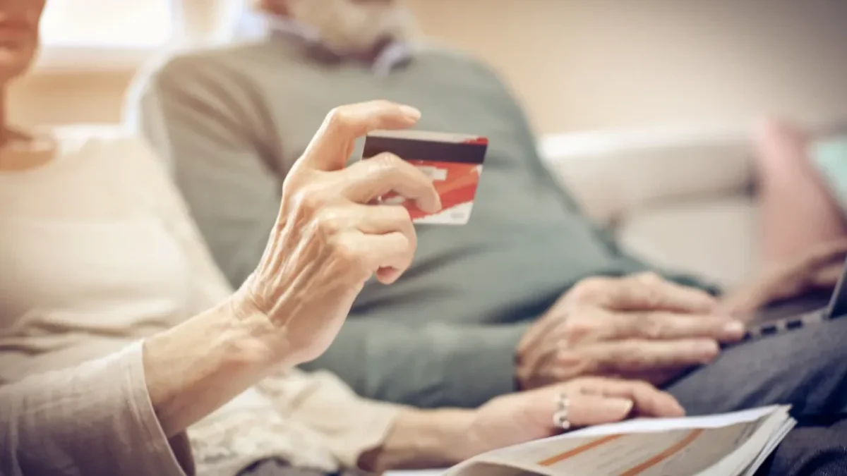 ASGARİ ÖDEME TUZAĞI BÜYÜYOR: KREDİ VE KART BORCUNDAN KURTULMANIN YOLLARI AÇIKLANDI