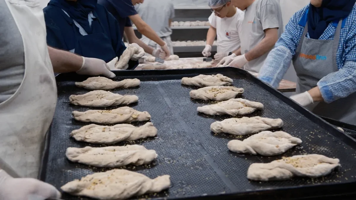 200 YILLIK GELENEK YAŞATILIYOR: GEBZE BAYRAM ÇÖREĞİNE YOĞUN İLGİ