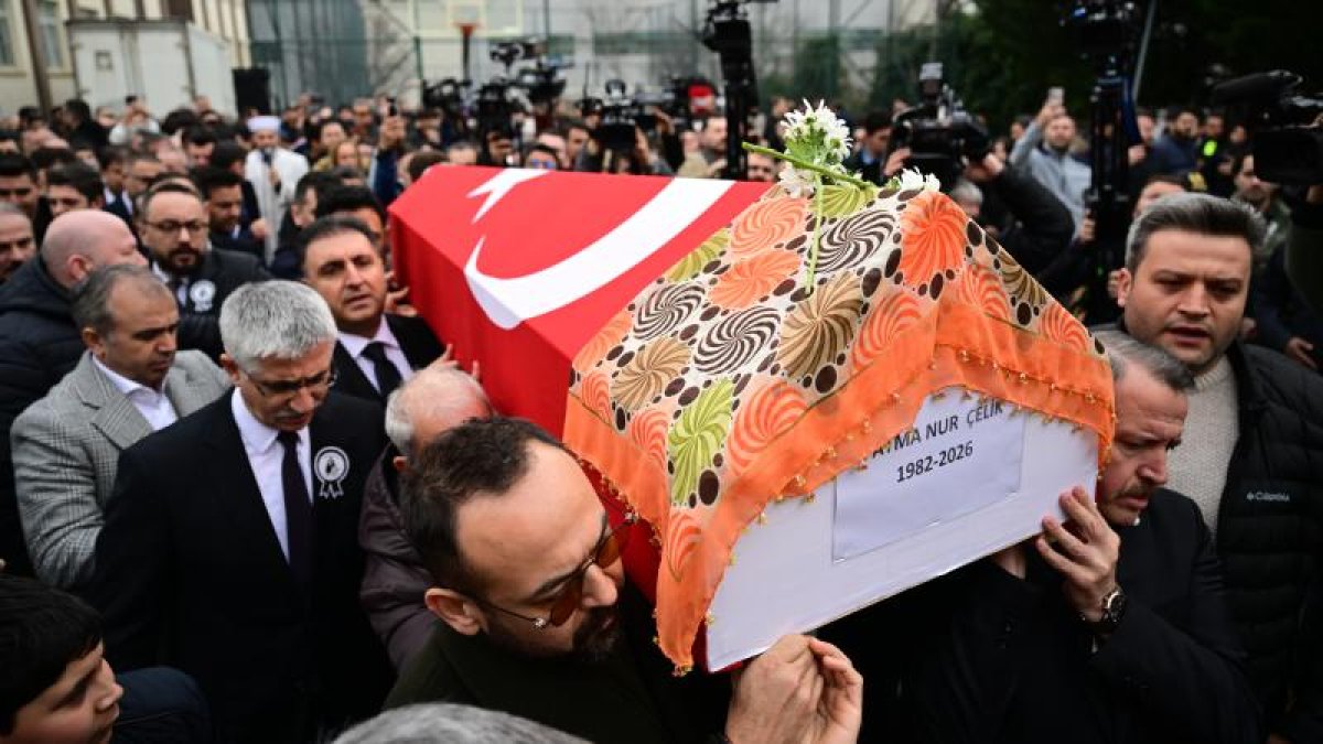 Çekmeköy’de Hayatını Kaybeden Öğretmen Fatma Nur Çelik İçin Okulunda Duygu Dolu Tören