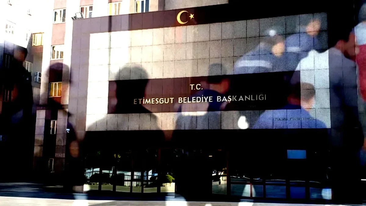 ETİMESGUT BELEDİYESİ’NE ZİMMET OPERASYONU: GÖZALTILAR VAR, BAŞKANDAN İLK AÇIKLAMA GELDİ