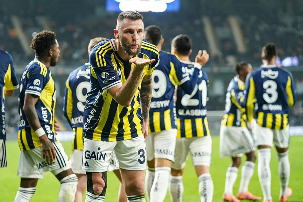 FENERBAHÇE’DE ORTA SAHADA BÜYÜK OPERASYON: YILDIZ İSİMLER GİDİYOR, DEV TRANSFER YOLDA