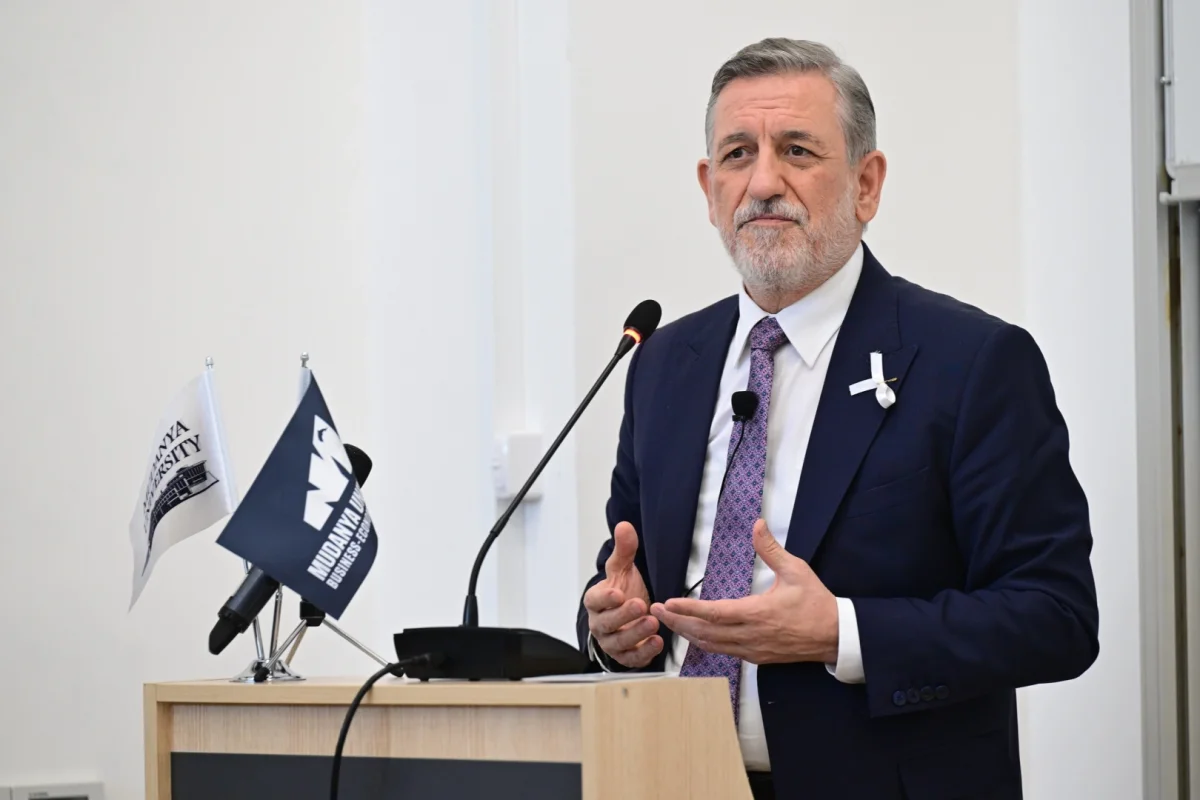 İbrahim Burkay, Genç Girişimcilere Ekonomik Dönüşüm Çağrısı Yaptı