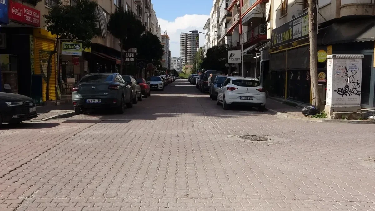  Mersin’de gençler arasında bıçaklı kavga: 1 kişi ağır yaralandı, esnaf artan olaylardan endişeli