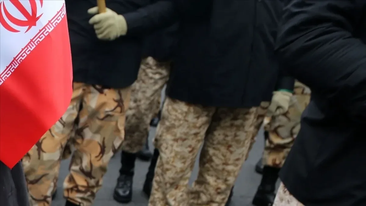 İRAN’DA TARTIŞMA YARATAN ÇAĞRI: 12 YAŞ ÜSTÜ GENÇLER İÇİN GÖNÜLLÜLÜK İDDİASI