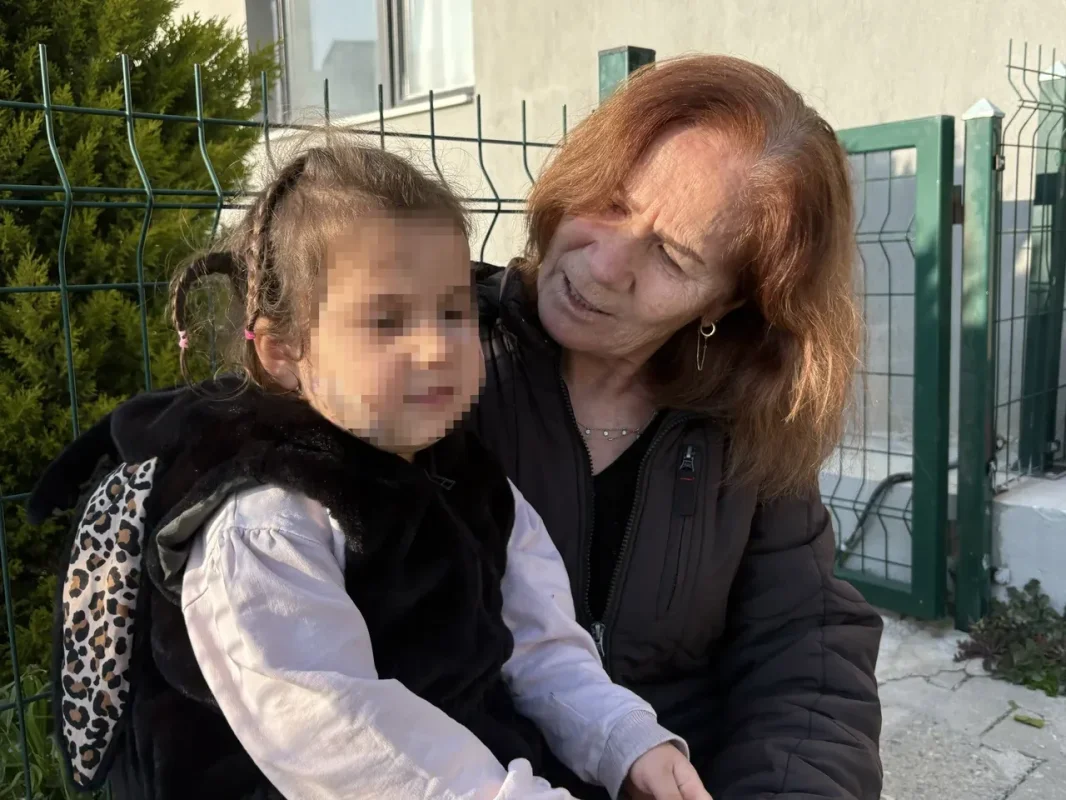 Apartman Bahçesinde Korku Dolu Anlar: 3 Yaşındaki Çocuk Köpek Saldırısında Yaralandı