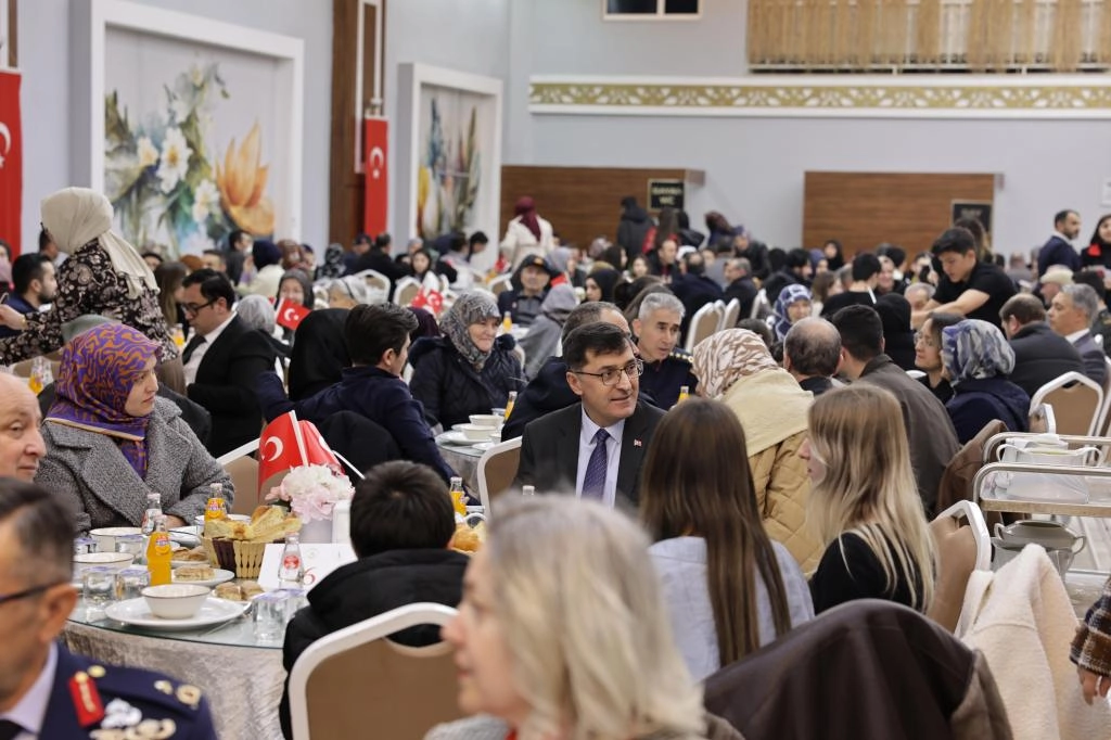 Kütahya’da İlk İftar Şehit Aileleri ve Gaziler Onuruna Düzenlendi