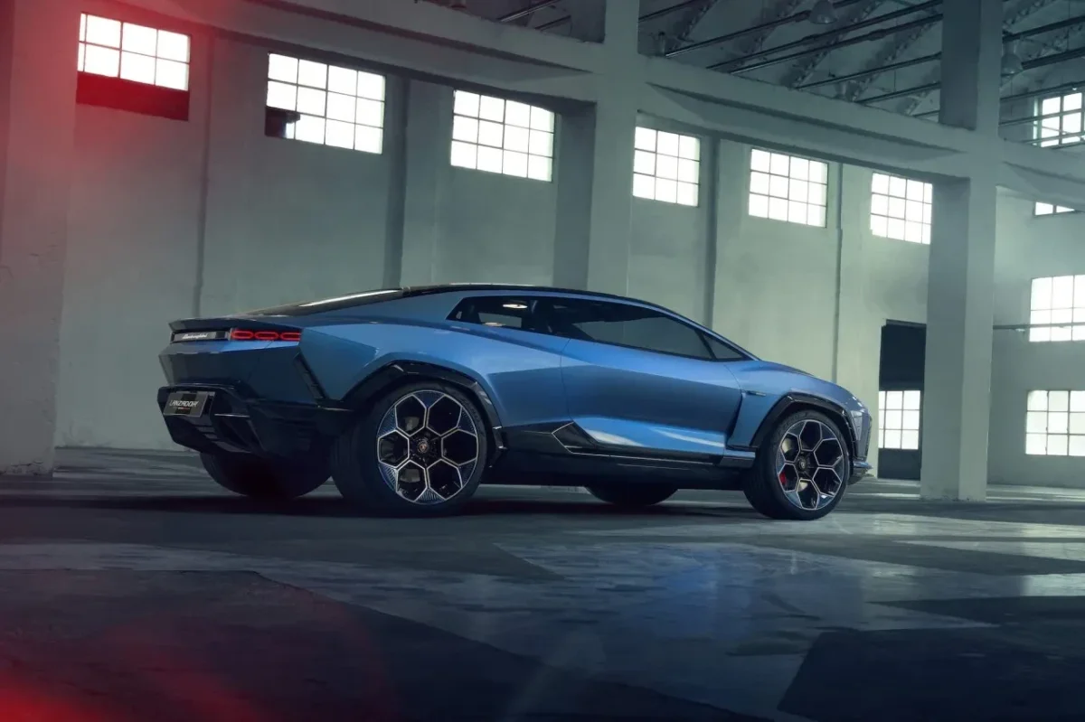 Lamborghini elektrikli Lanzador projesini rafa kaldırdı: “Pazar henüz hazır değil”