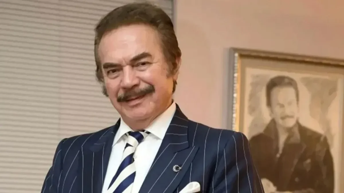 Orhan Gencebay Cenazede Araçtan İnmedi: Sağlık Durumu Merak Ediliyor