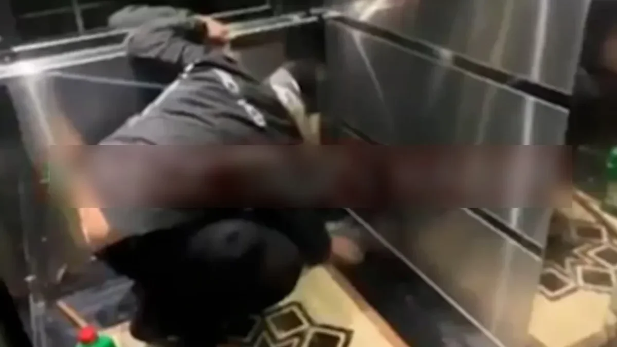 PİZZA SİPARİŞİNDE SKANDAL! KURYE HEM PROMOSYONU YEDİ HEM ASANSÖRE İDRARINI YAPTI