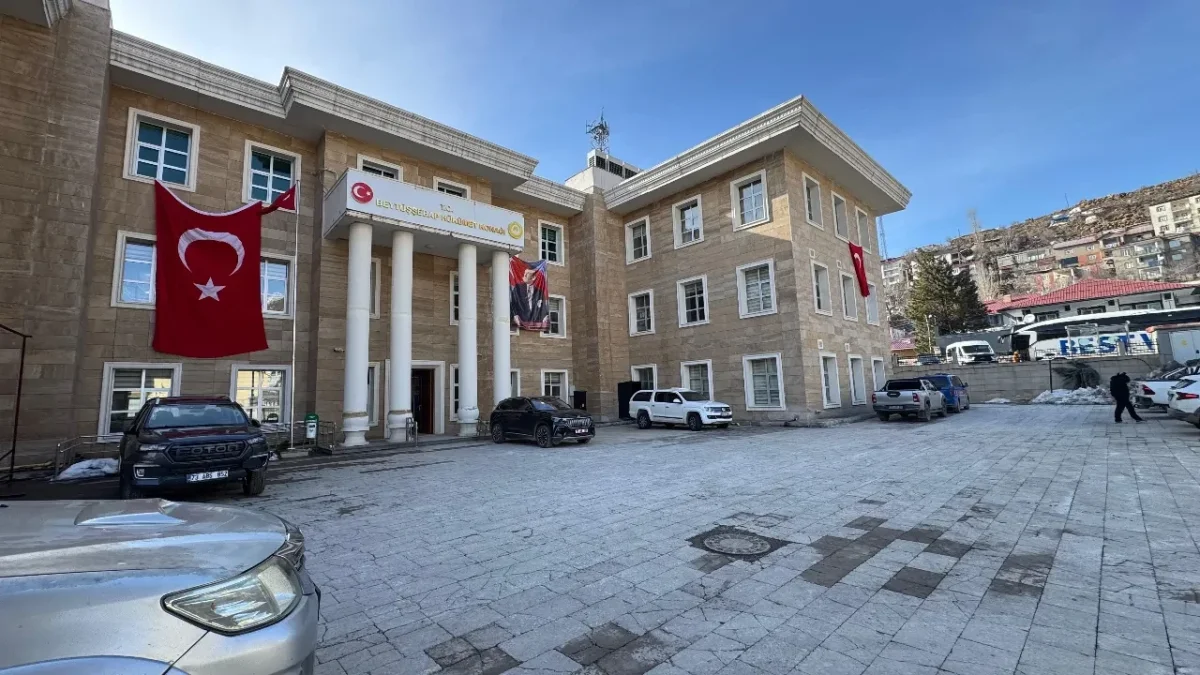 ŞIRNAK’TA GÖÇMEN KAÇAKÇILIĞI OPERASYONU: ORGANİZATÖR MUHTAR ÇIKTI