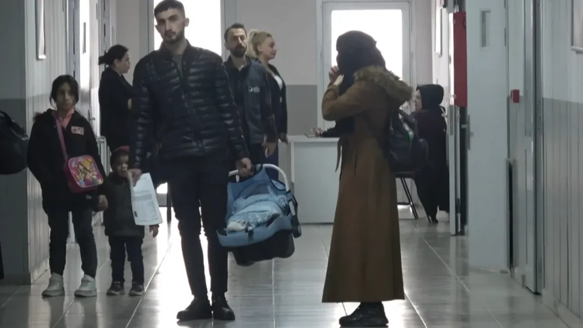 BAYRAM ÖNCESİ SINIRDA YOĞUNLUK: GÖNÜLLÜ GERİ DÖNÜŞLER HIZLANDI